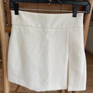 Zara White/Cream Pencil Mini Skort with Slit. Size XS.